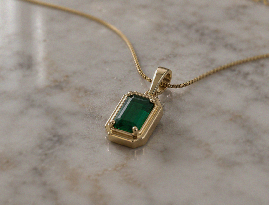9ct Yellow Gold Emerald Pendant – Chunky Border Design