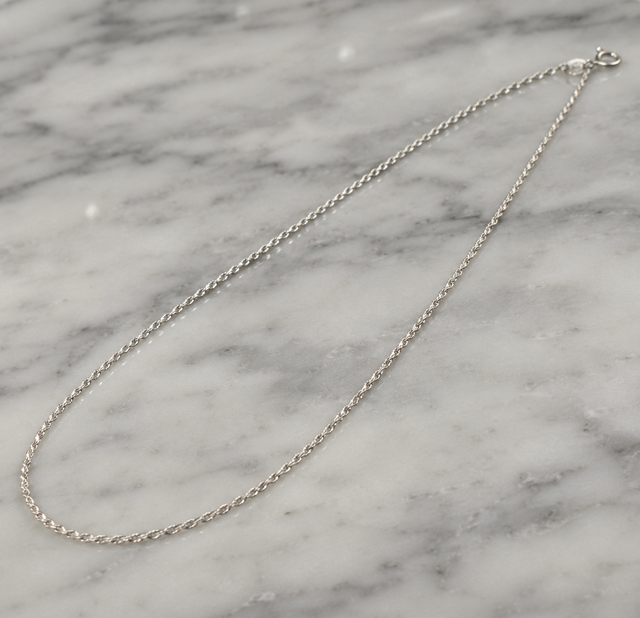 9ct White Gold Diamond-Cut Curb Chain 16"-20"