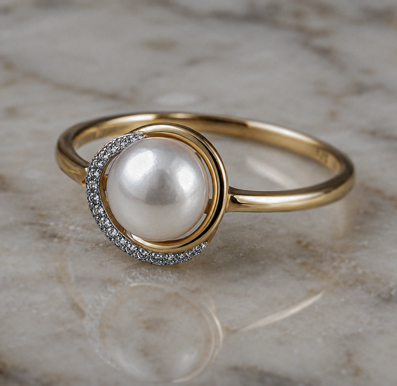 9ct Yellow Gold Button Pearl & Diamond Wave Ring