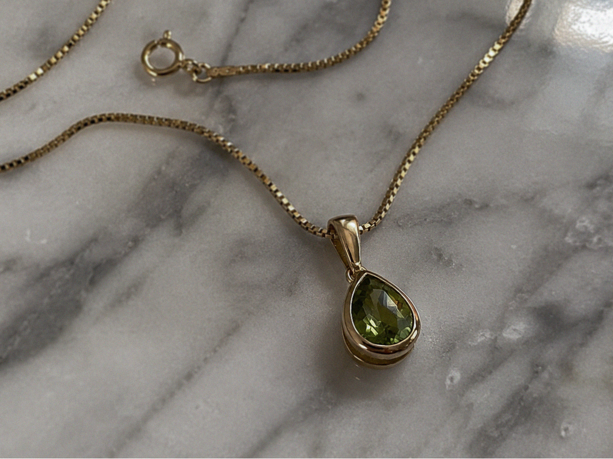 9ct Yellow Gold Peridot Teardrop Necklace