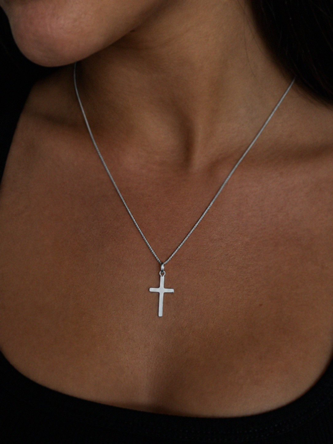 Sterling Silver Plain Cross Pendant with Diamond Cut Chain (41–46cm Adjustable)