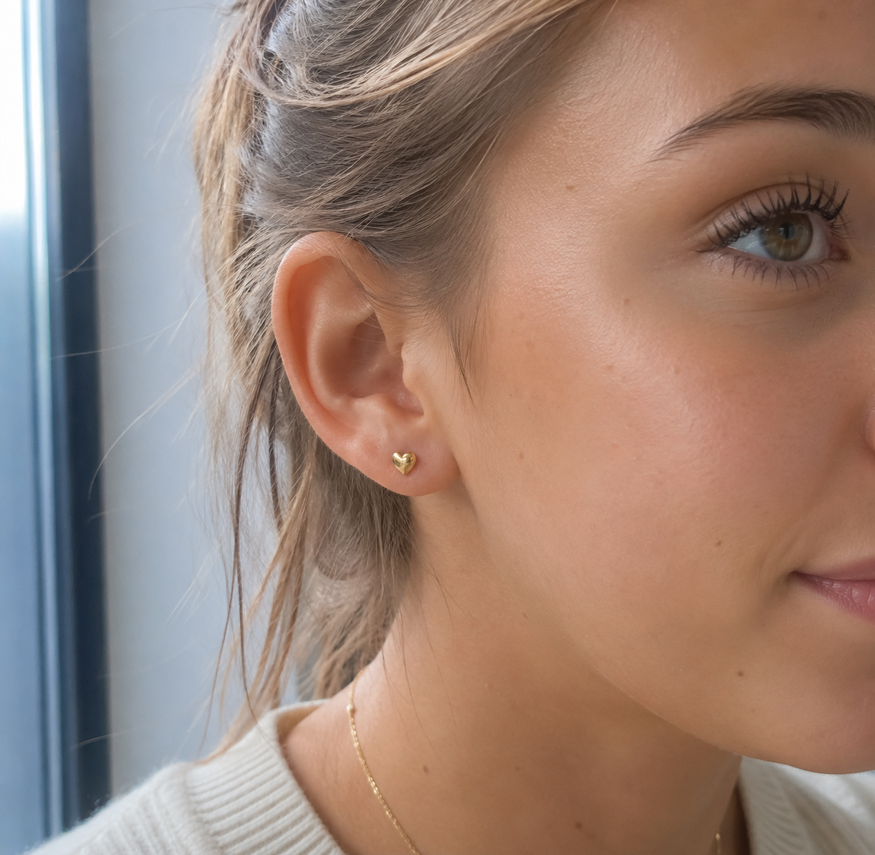 9ct Yellow Gold Heart Stud Earrings