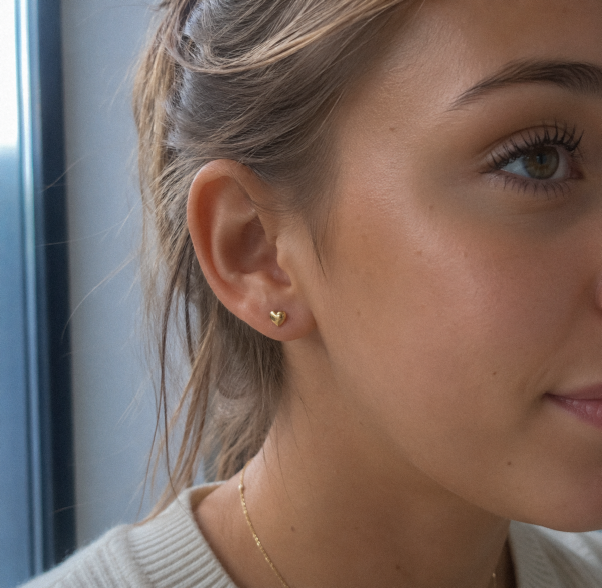 9ct Yellow Gold Heart Stud Earrings