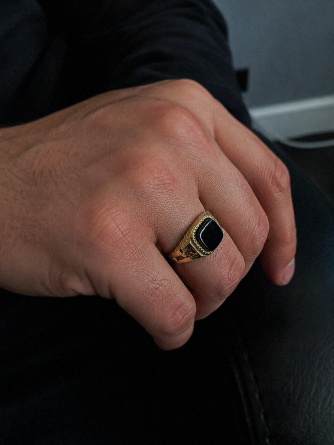 9ct Yellow Gold Cushion-Cut Black Onyx Signet Ring – Classic Gents Statement