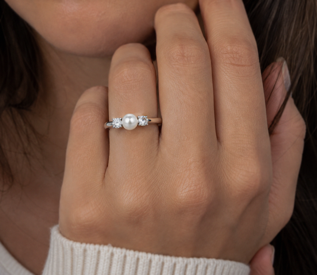 Diamonfire Sterling Silver Shell Pearl & Zirconia Trilogy Ring