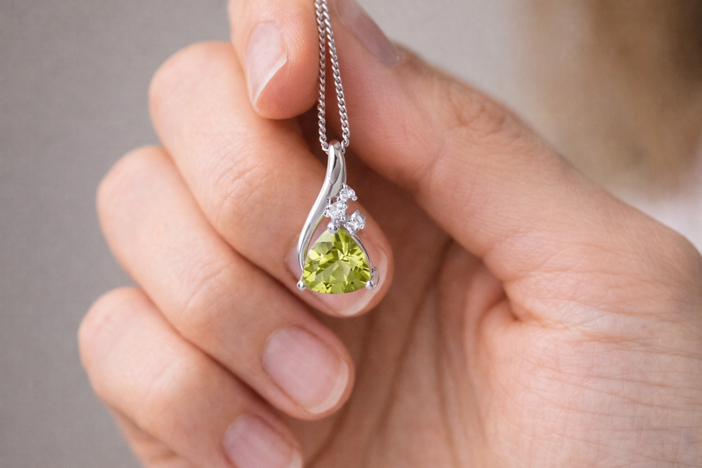 9ct White Gold Trillion Peridot & White Topaz Pendant – 46cm Curb Chain