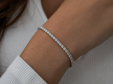 18ct White Gold Lab-Grown Diamond Tennis Bracelet