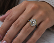 18ct Yellow Gold 10.01ct Natural Diamond & Sapphire Halo Ring