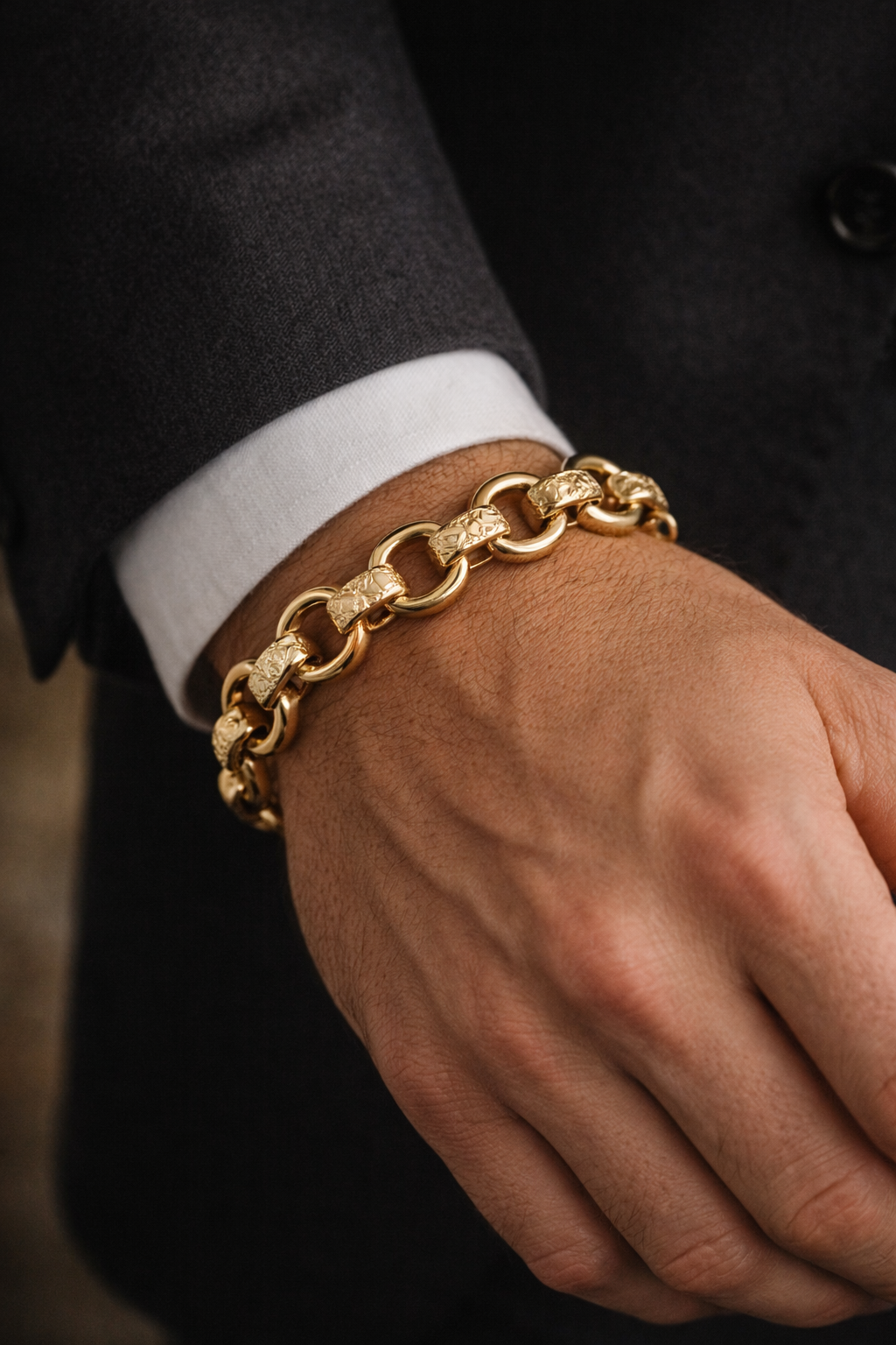 9ct Yellow Gold Engraved & Plain Belcher Bracelet – 13mm