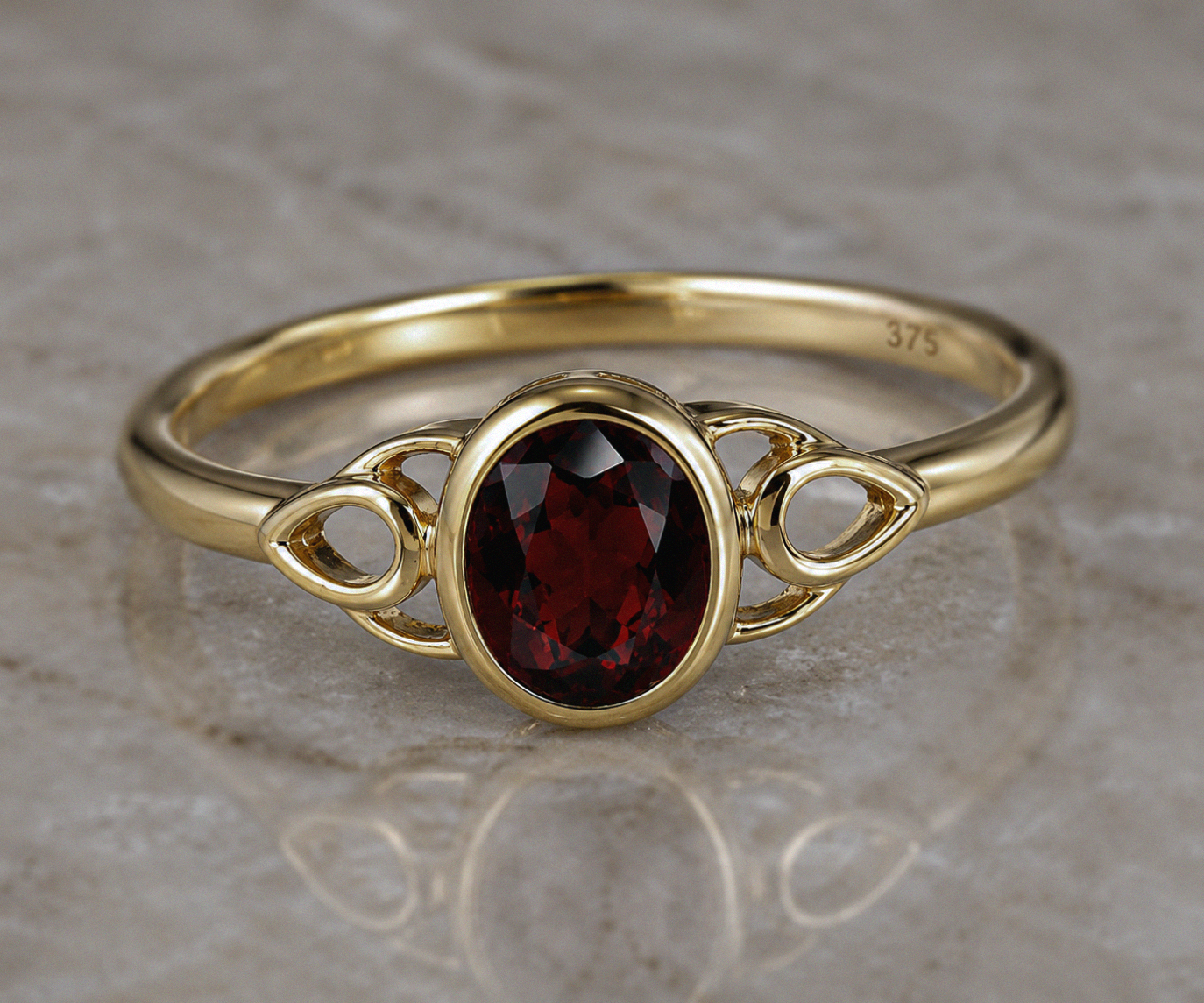 9ct Yellow Gold Natural Garnet Celtic Ring