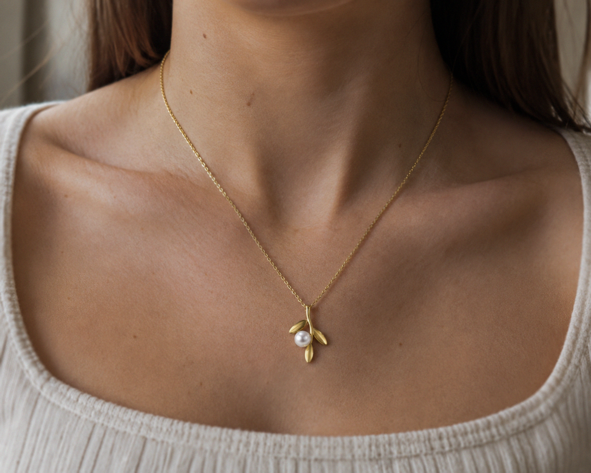 Willow Pearl Necklace in 9ct Gold