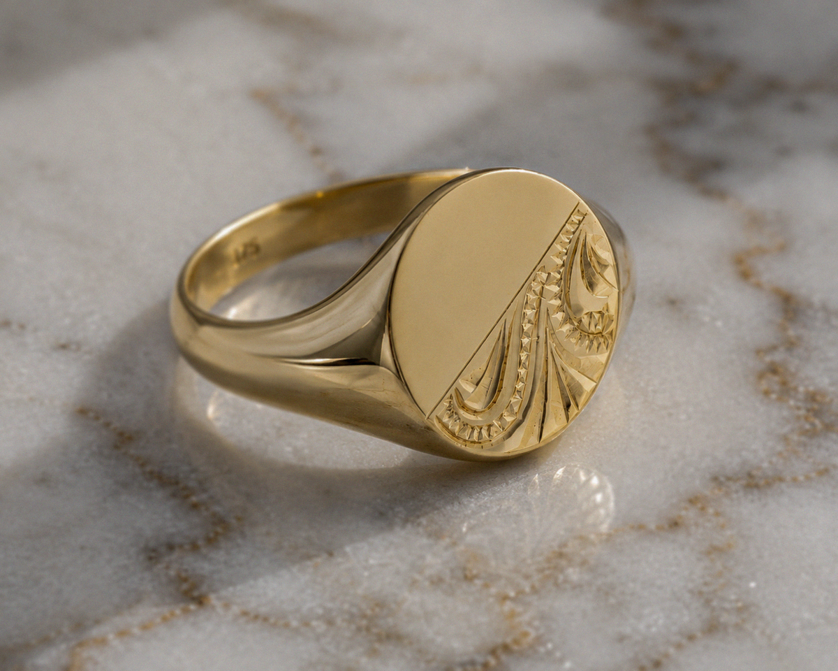 9ct Yellow Gold Engraved Oval Signet Ring