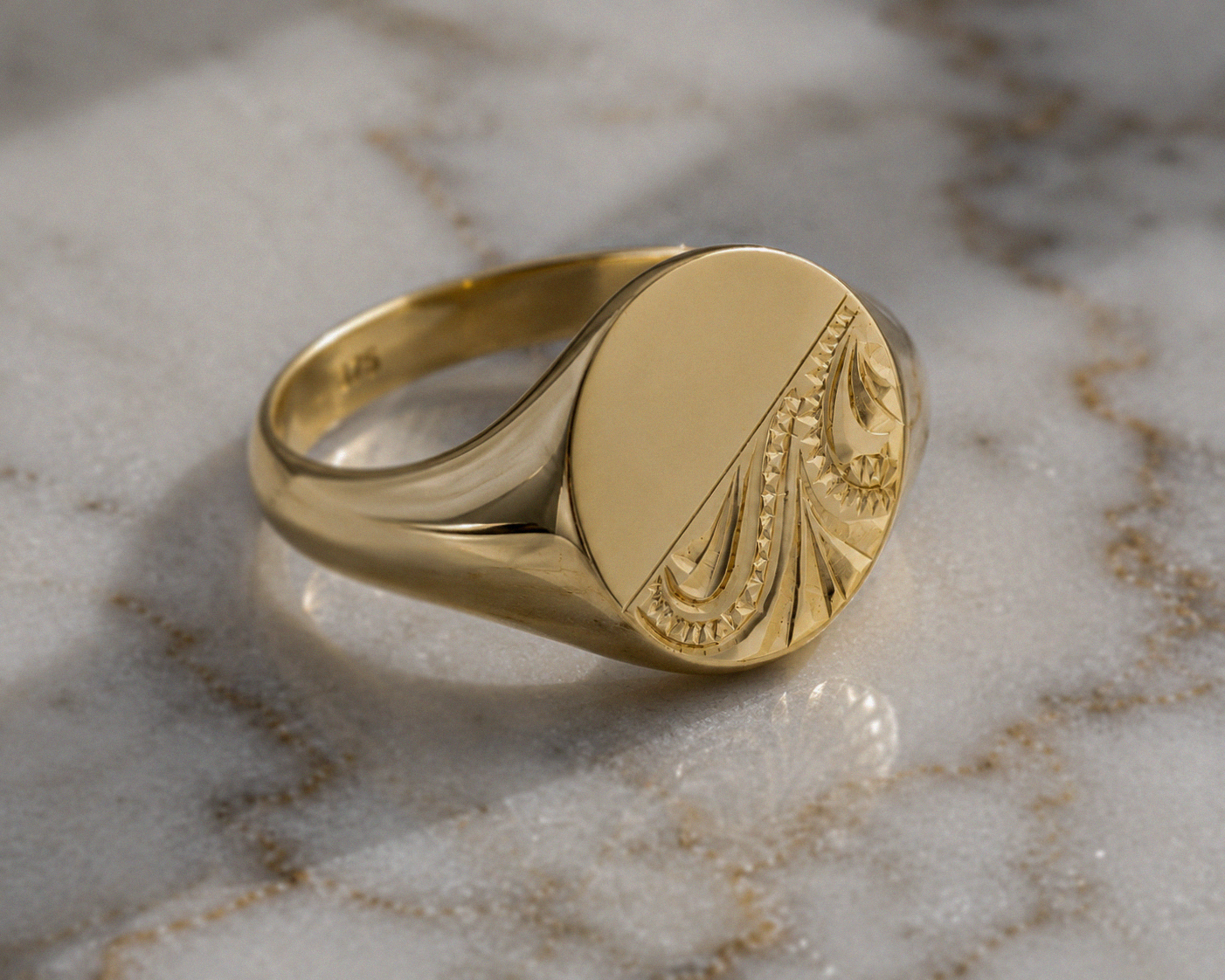 9ct Yellow Gold Engraved Oval Signet Ring