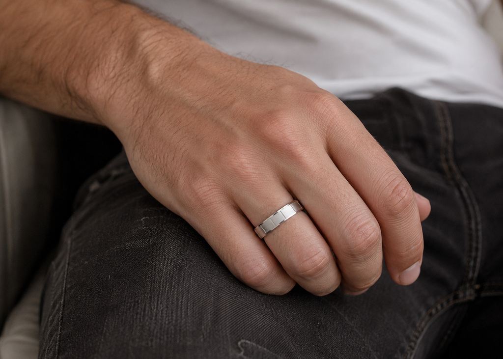925 Sterling Silver Brushed Detail Men’s Band Ring