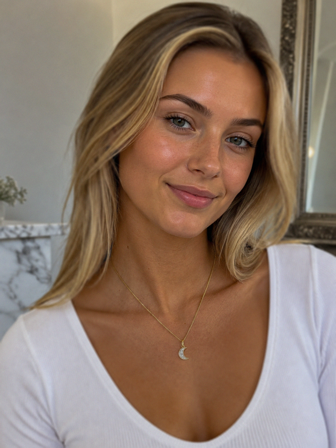 9ct Yellow Gold Diamond Crescent Moon Necklace