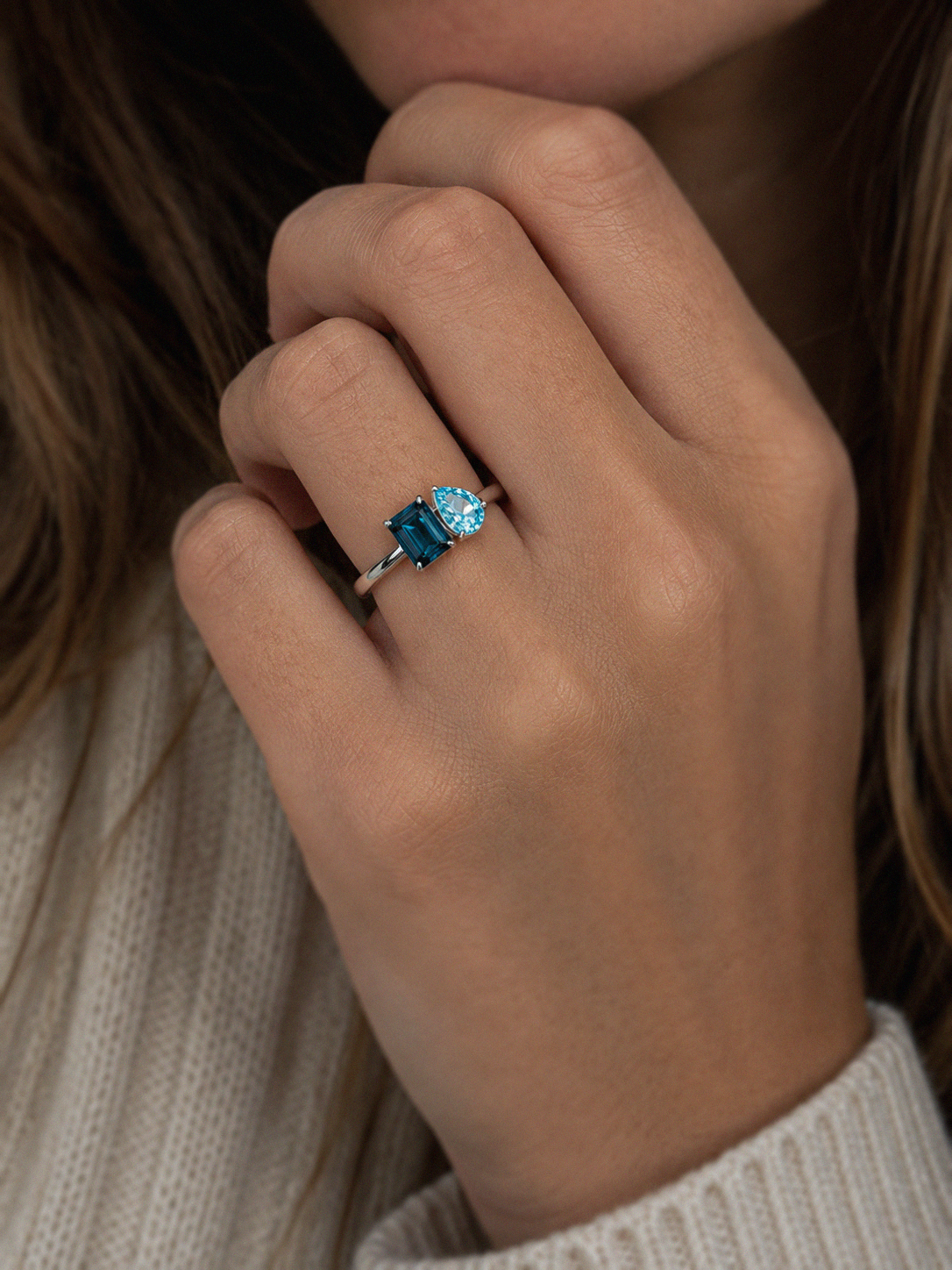 Toi et Moi London & Sky Blue Topaz Ring in 9ct White Gold