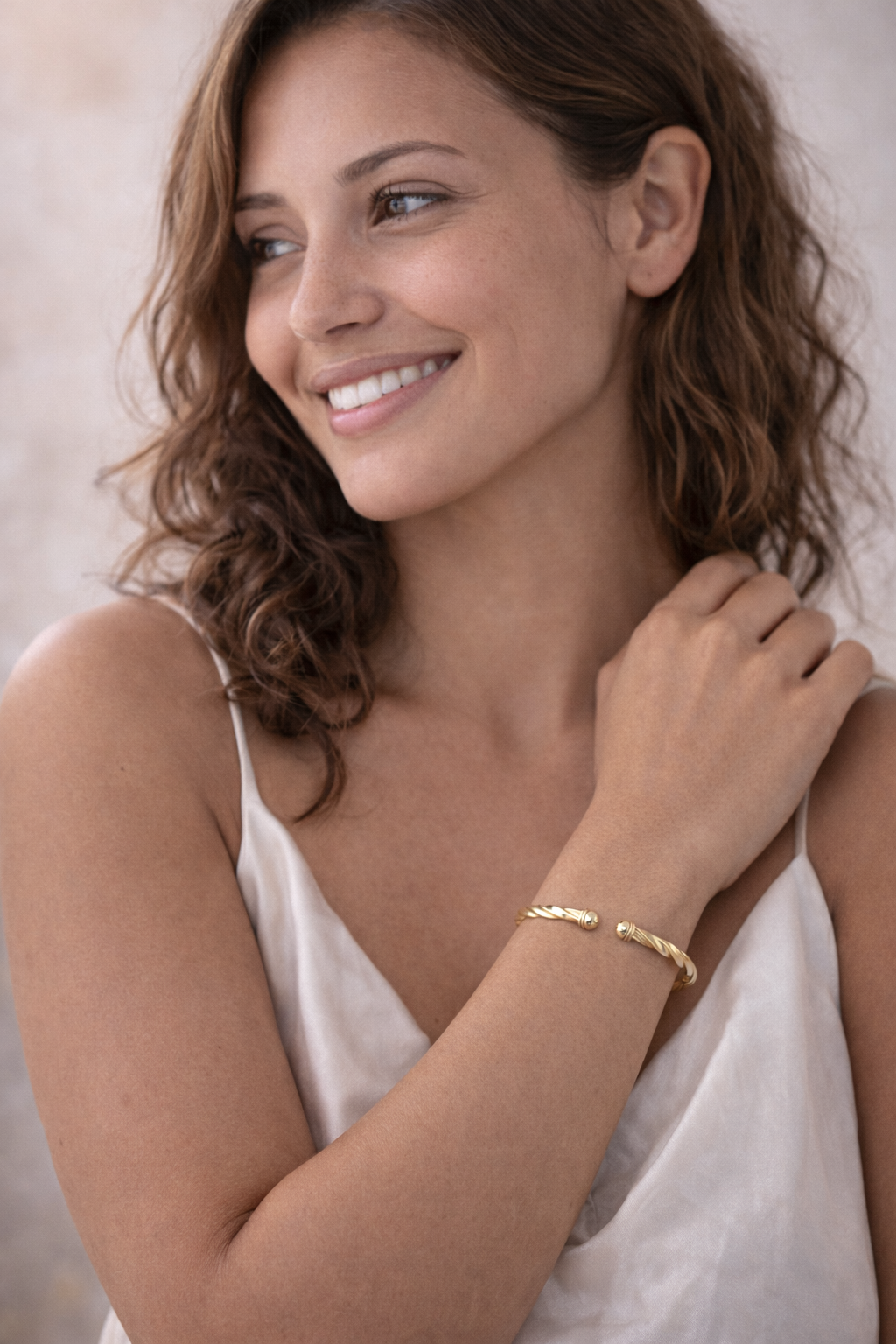 9ct Yellow Gold Sculpted Ribbed Twist Spring Bangle