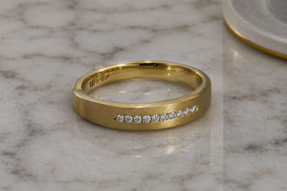 Yellow Gold 0.09ct Diamond Set Wedding Ring - 3.5mm