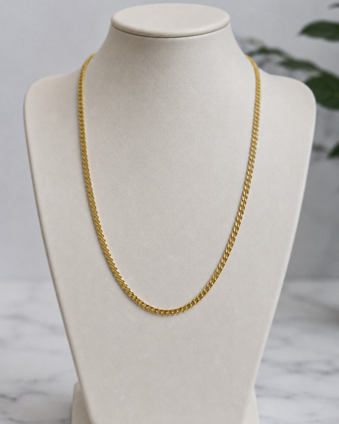 9ct Yellow Gold 2.5mm Diamond-Cut Curb Chain