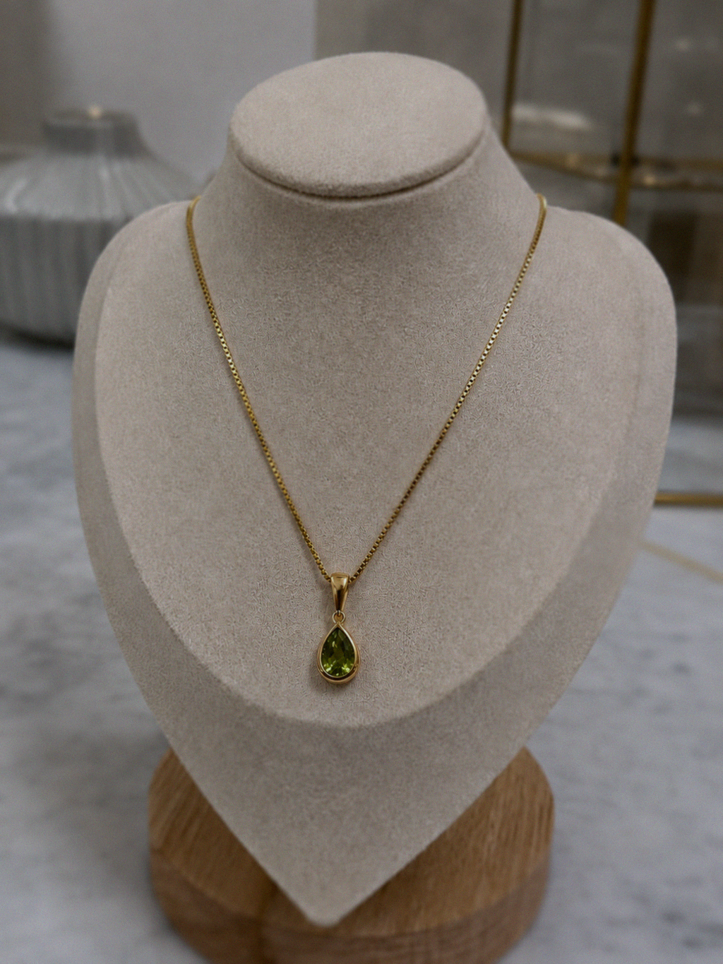 9ct Yellow Gold Peridot Teardrop Necklace – Natural August Birthstone