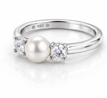 Diamonfire Sterling Silver Shell Pearl & Zirconia Trilogy Ring