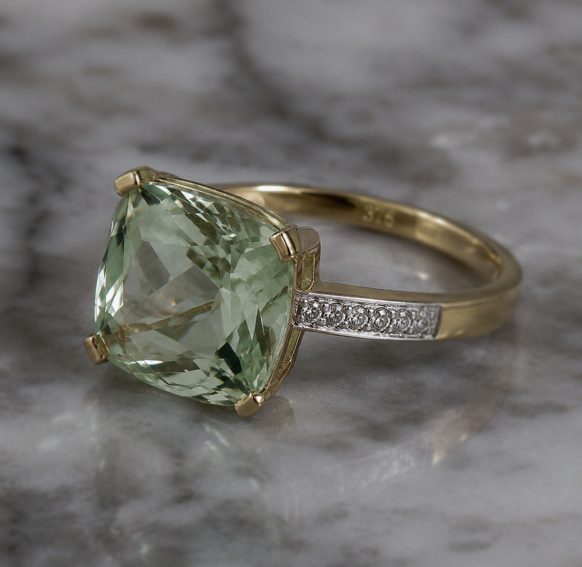 9ct Yellow Gold Green Amethyst & Diamond Shoulder Ring