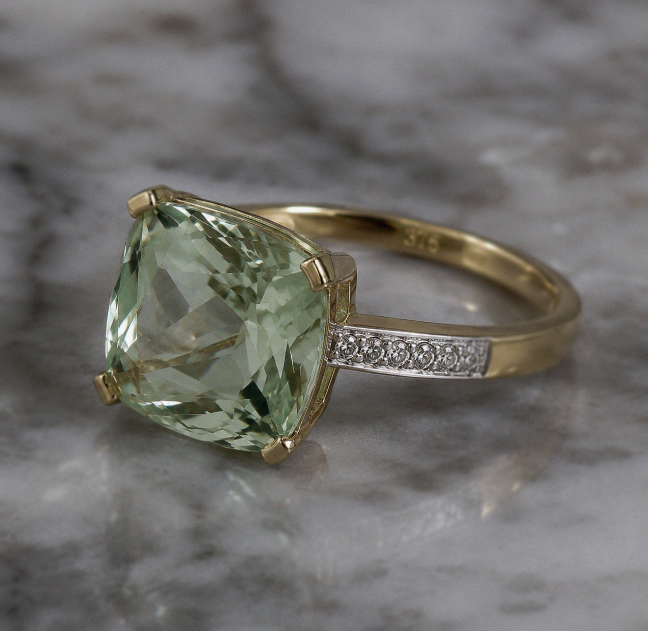 9ct Yellow Gold Green Amethyst & Diamond Shoulder Ring