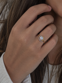 9ct Yellow Gold Button Pearl & Diamond Wave Ring