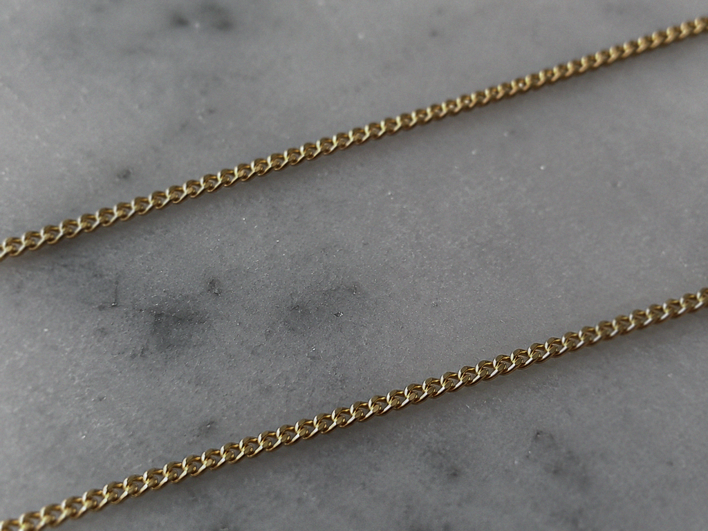 9ct Yellow Gold Fine Curb Chain Necklace 46cm (18”)