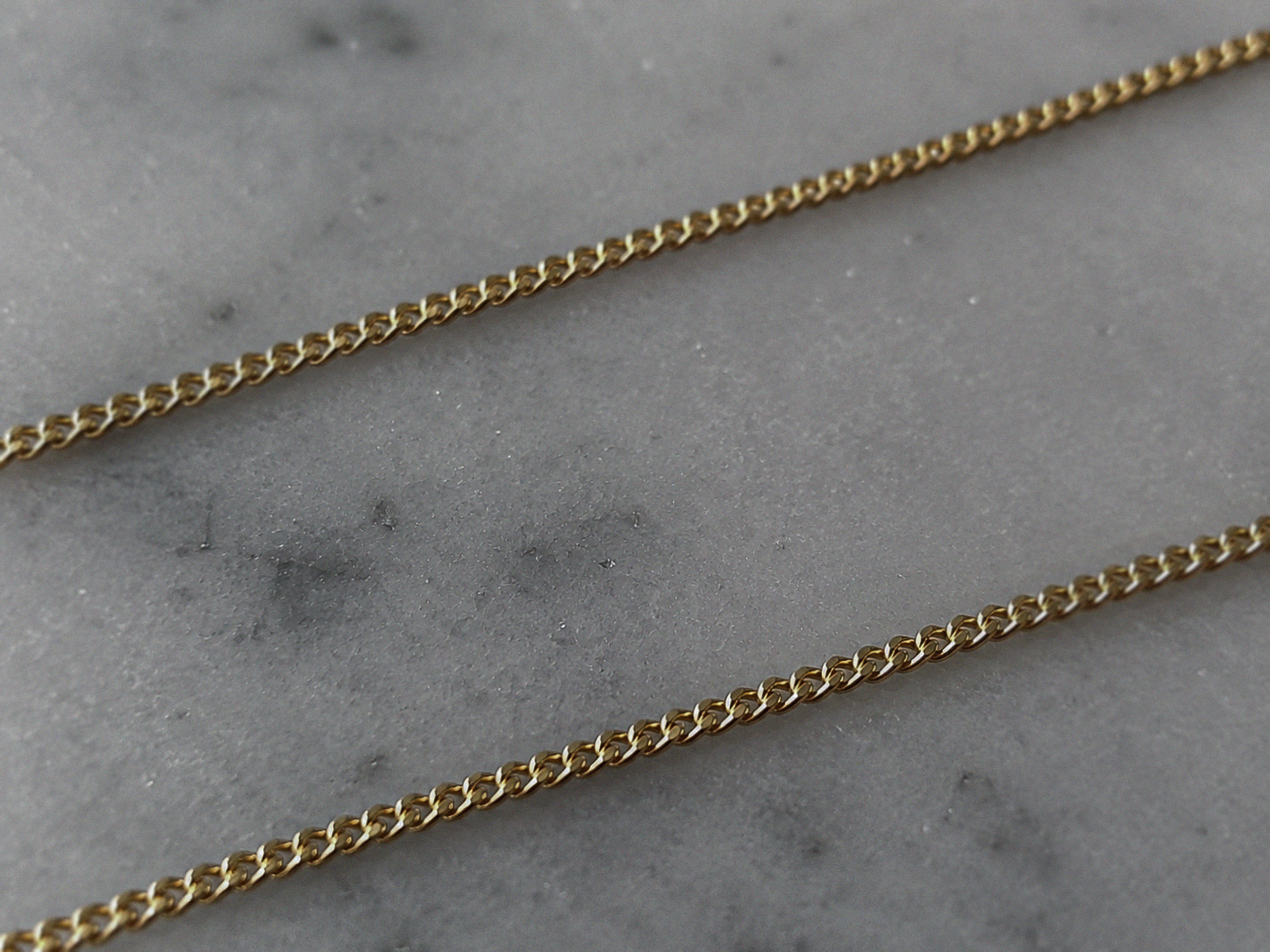 9ct Yellow Gold Fine Curb Chain Necklace 46cm (18”)
