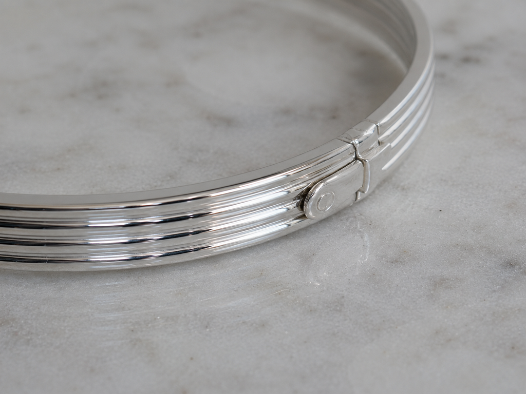 Sterling Silver Ridged Hinged Bangle
