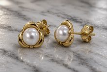 Petal Set Freshwater Pearl Stud Earrings in 9ct Gold