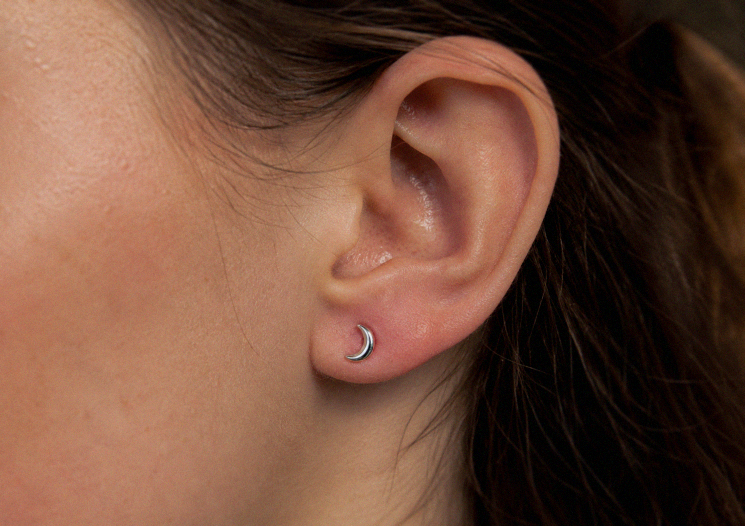 Sterling Silver Crescent Moon Labret Stud Earrings – Pair