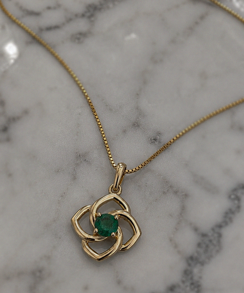 Cut Out Flower Emerald Pendant Necklace