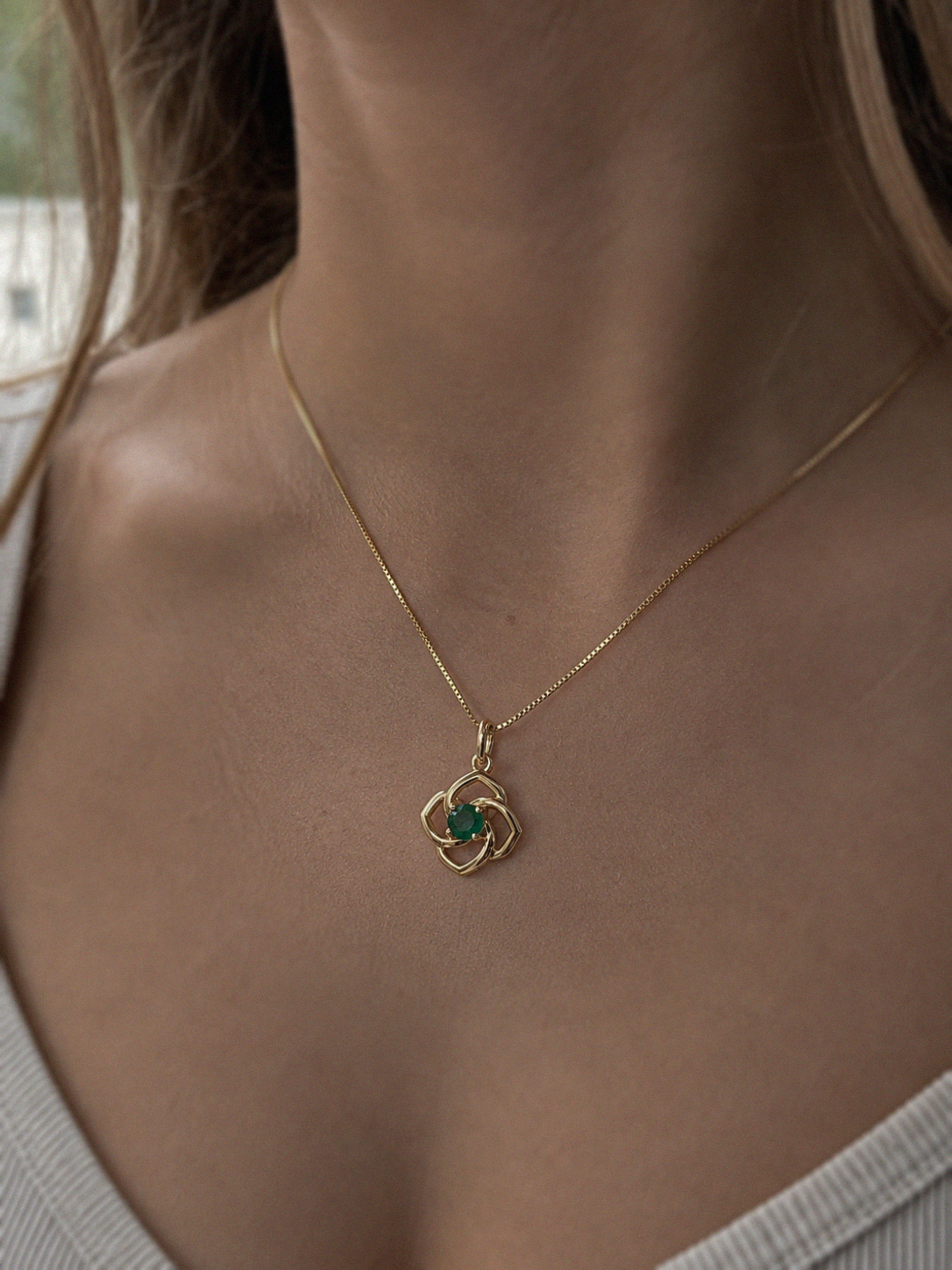 Cut Out Flower Emerald Pendant Necklace