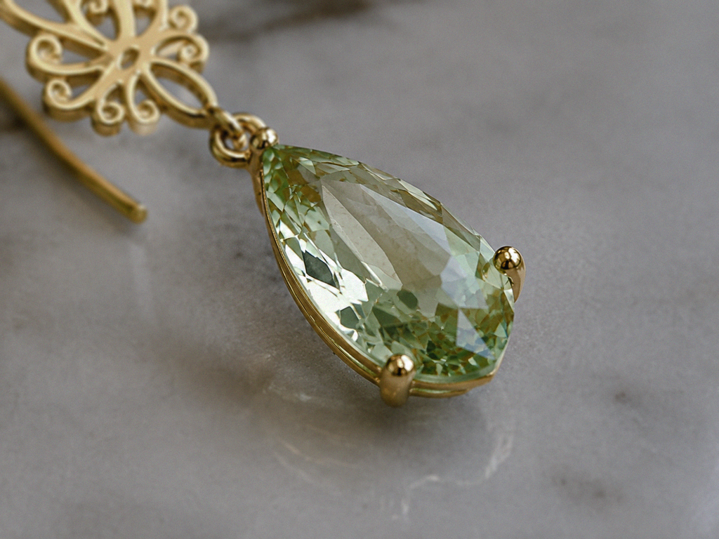 9ct Yellow Gold Green Quartz Drop Earrings with Swirl Detail