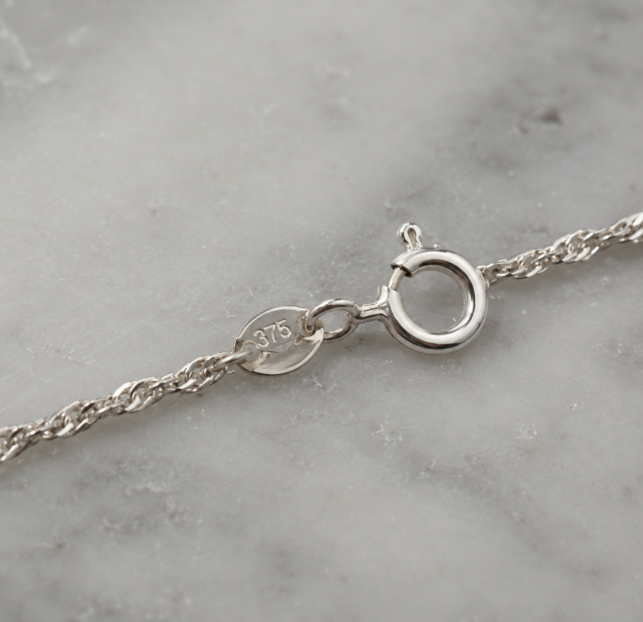 9ct White Gold Diamond-Cut Curb Chain 16"-20"