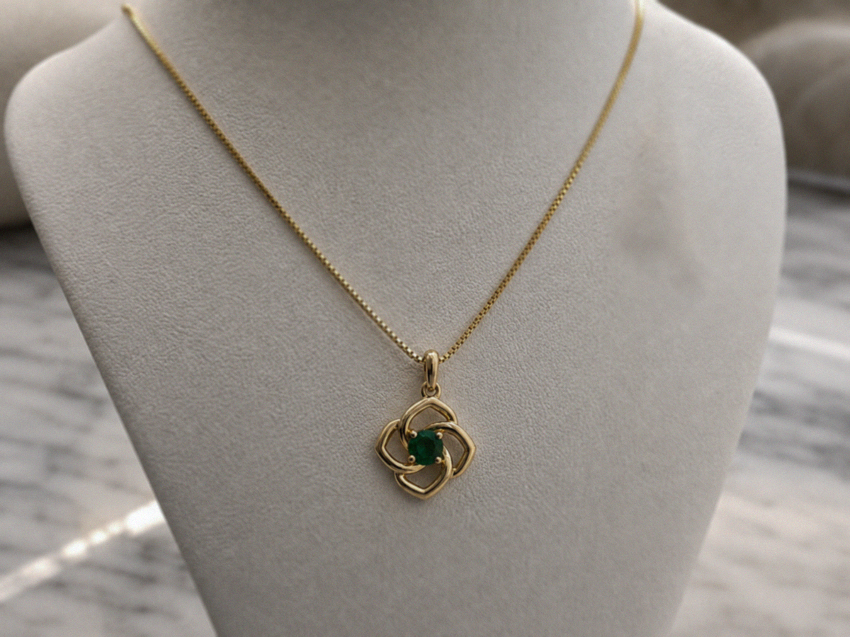 Cut Out Flower Emerald Pendant Necklace
