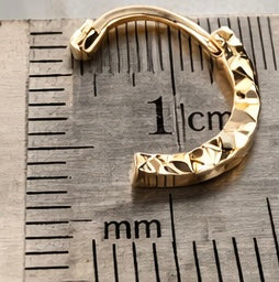 9ct Yellow Gold Diamond-Cut Hoop Earrings – Textured Mini Hoops