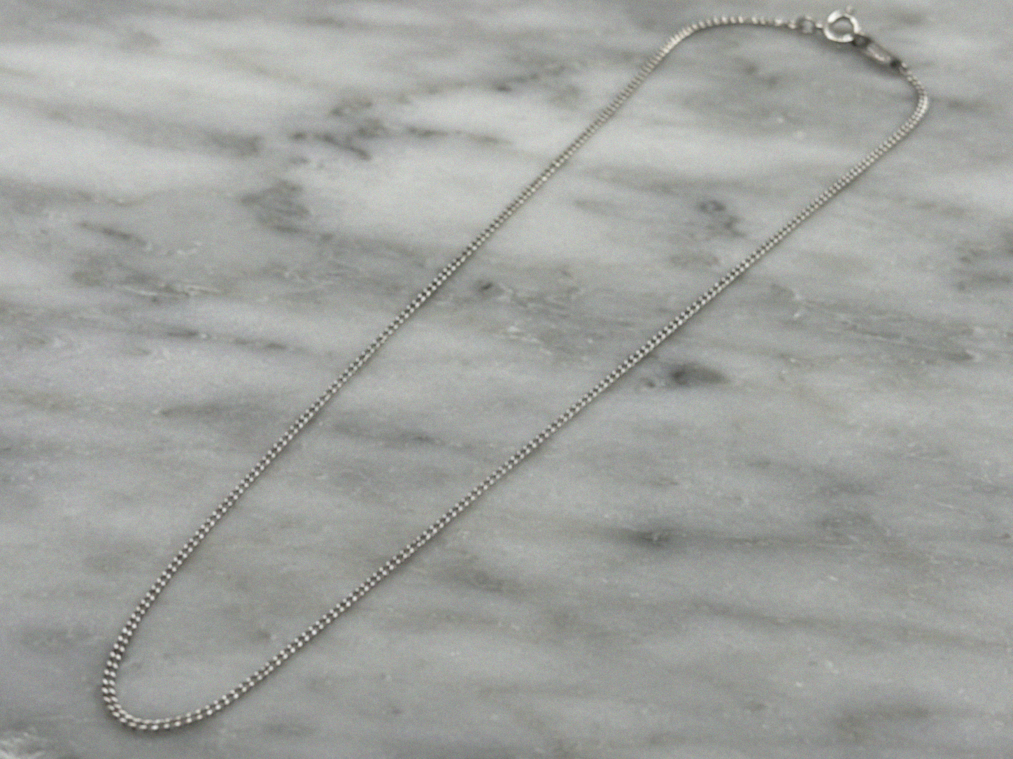 9ct White Gold 0.6mm Curb Chain - 46cm