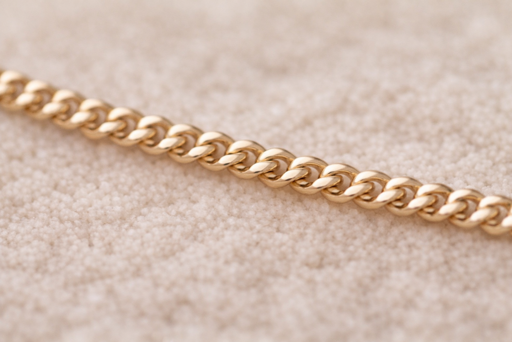 9ct Yellow Gold Fine Curb Chain Necklace 46cm (18”)