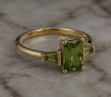 9ct Yellow Gold Trilogy Peridot Ring
