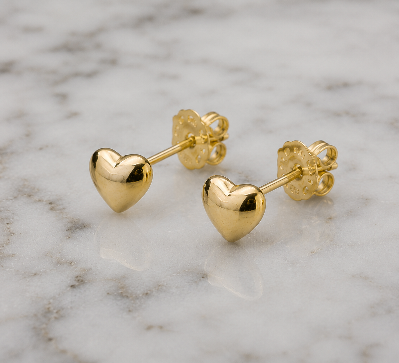 9ct Yellow Gold Heart Stud Earrings