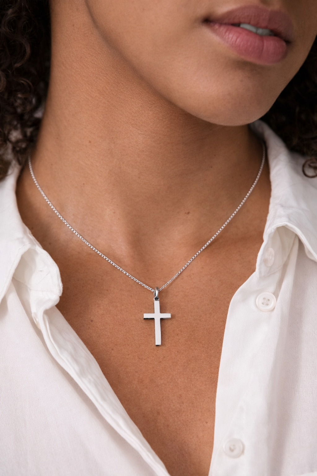 Sterling Silver Plain Cross Pendant with Diamond Cut Chain (41–46cm Adjustable)