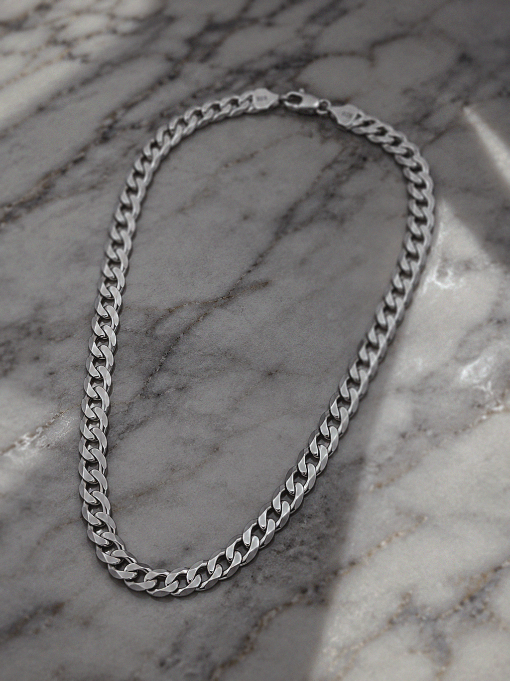 Fred Bennett - Heavyweight Diamond-cut curb chain necklace in Sterling Silver - 56cm