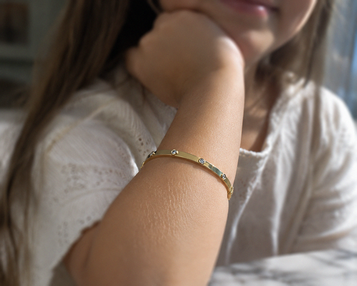 9ct Yellow Gold Children’s CZ Set Hinged Bangle