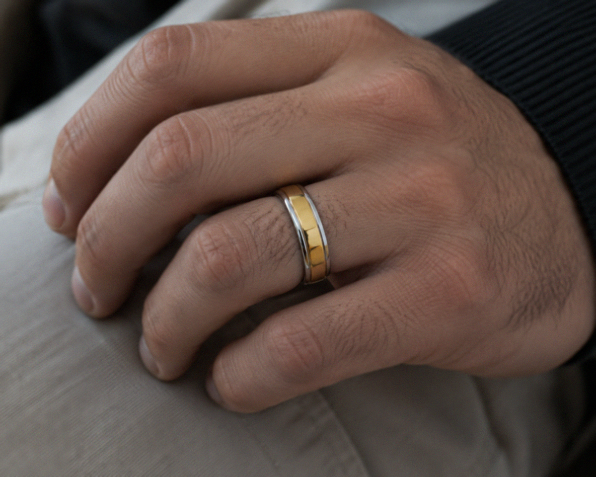 5mm Two-Colour Gold Wedding Band – 9ct / 18ct