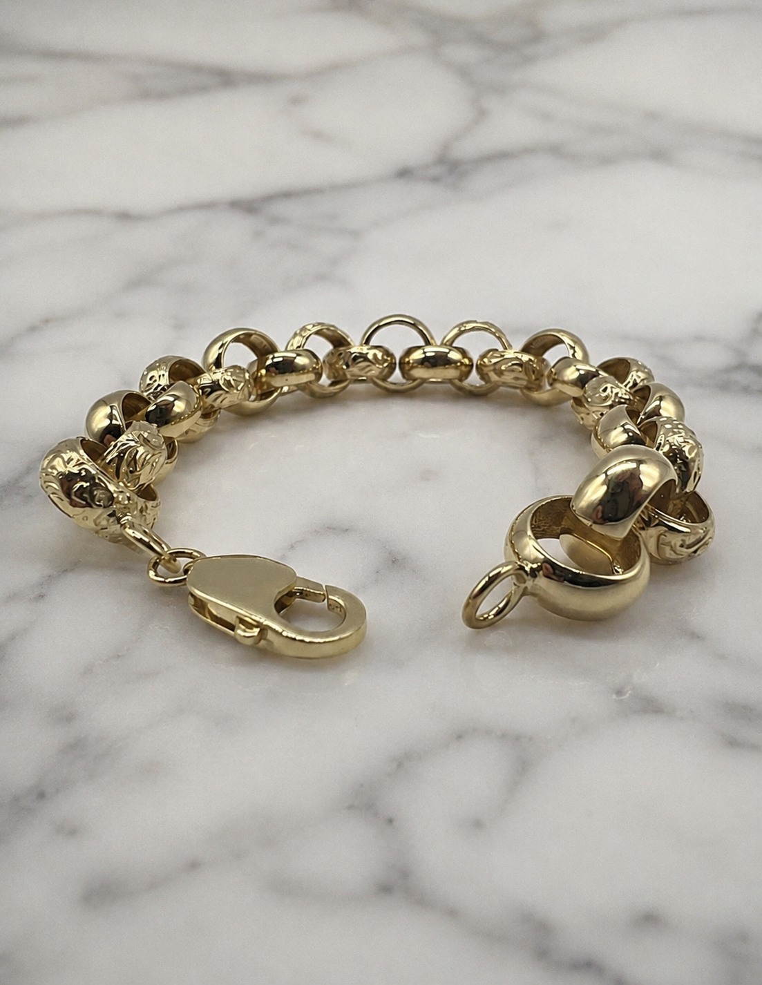 9ct Yellow Gold Engraved & Plain Belcher Bracelet – 13mm