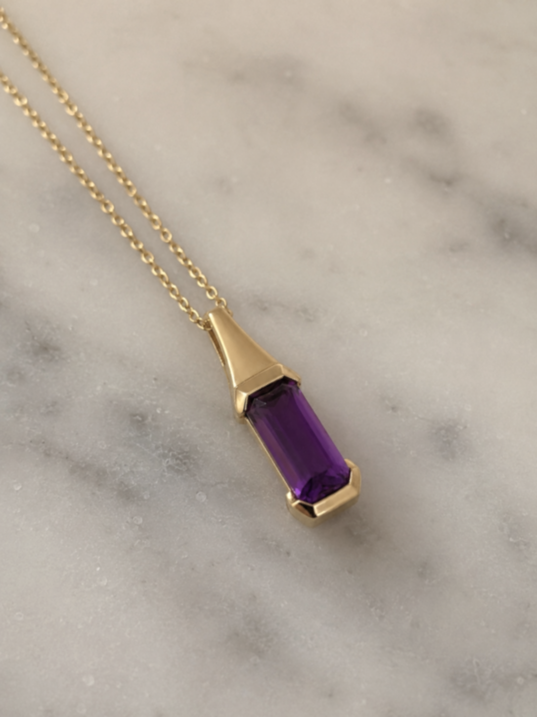 9ct Yellow Gold Elongated Amethyst Pendant Necklace