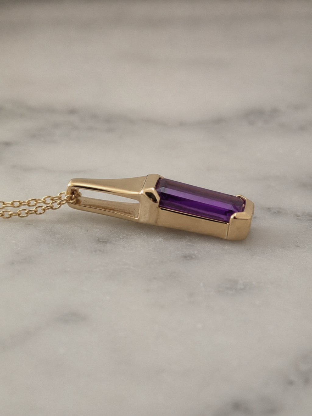 9ct Yellow Gold Elongated Amethyst Pendant Necklace